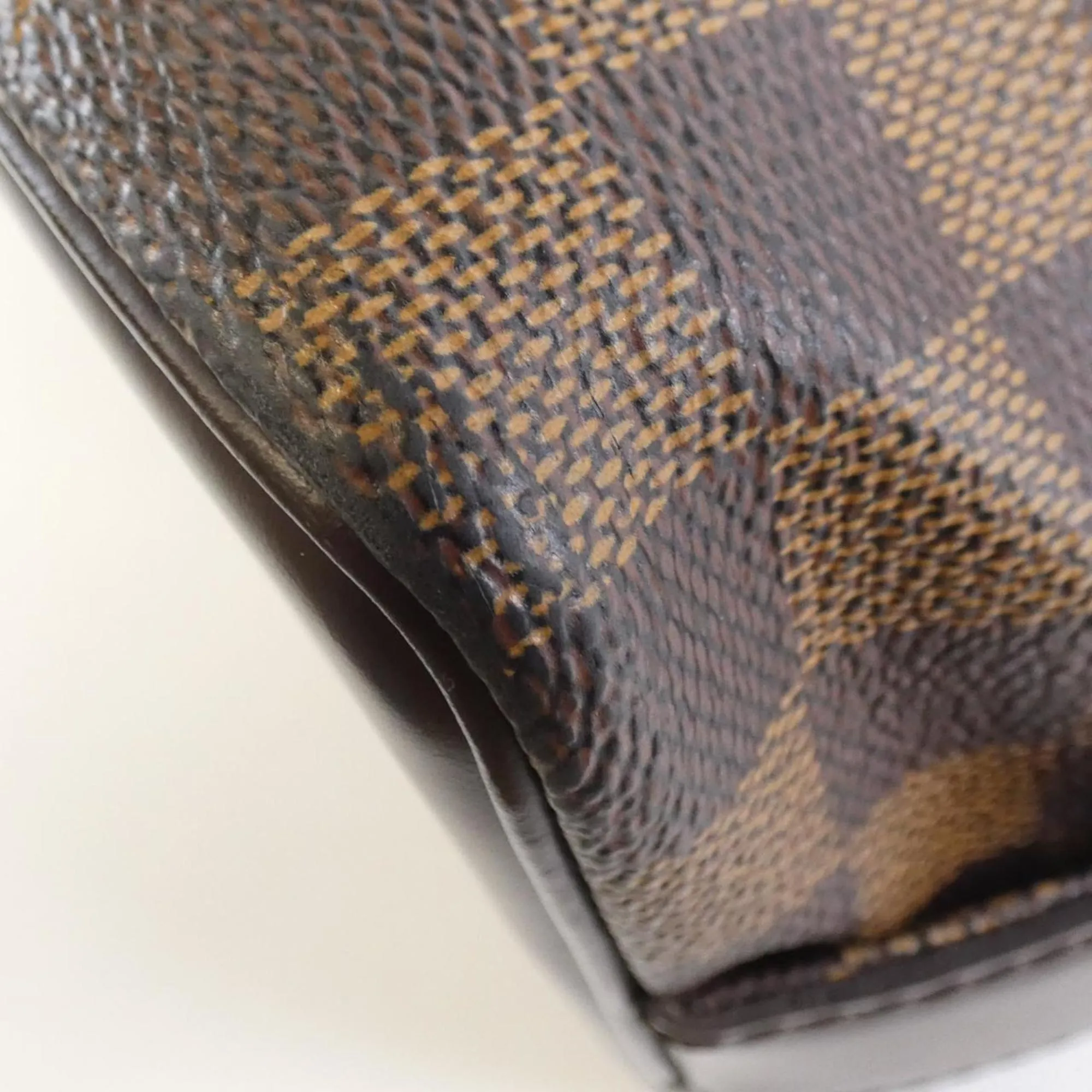 Louis Vuitton Shoulder Bag (Pre-Owned)