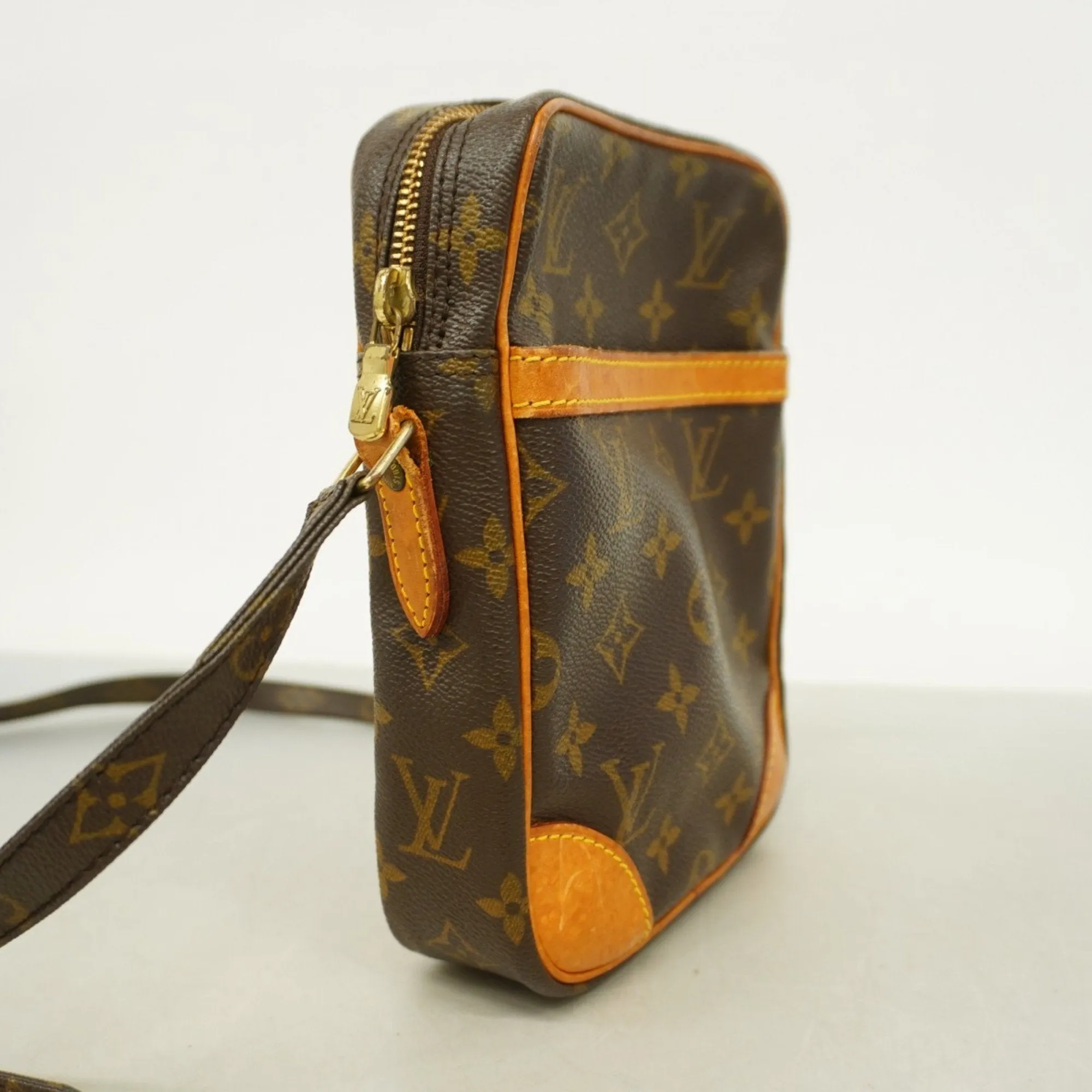 Louis Vuitton Shoulder Bag (Pre-Owned)