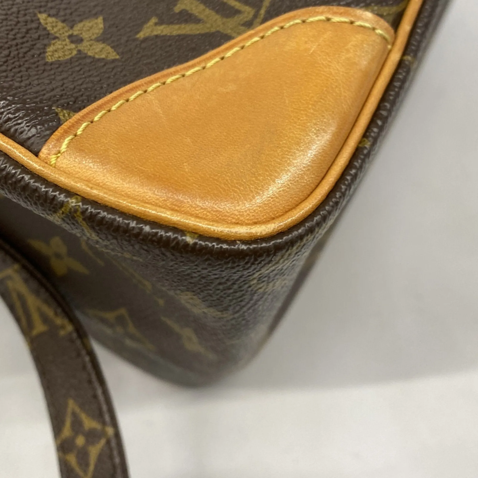 Louis Vuitton Shoulder Bag (Pre-Owned)