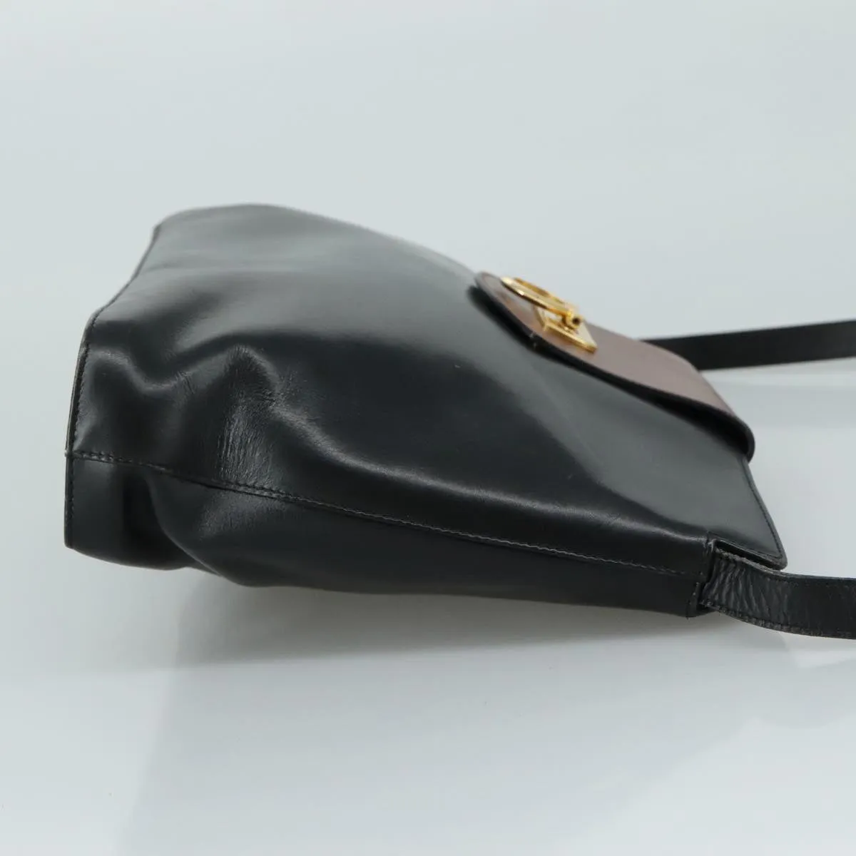 Salvatore Ferragamo Gancini  Leather Shoulder Bag (Pre-Owned)