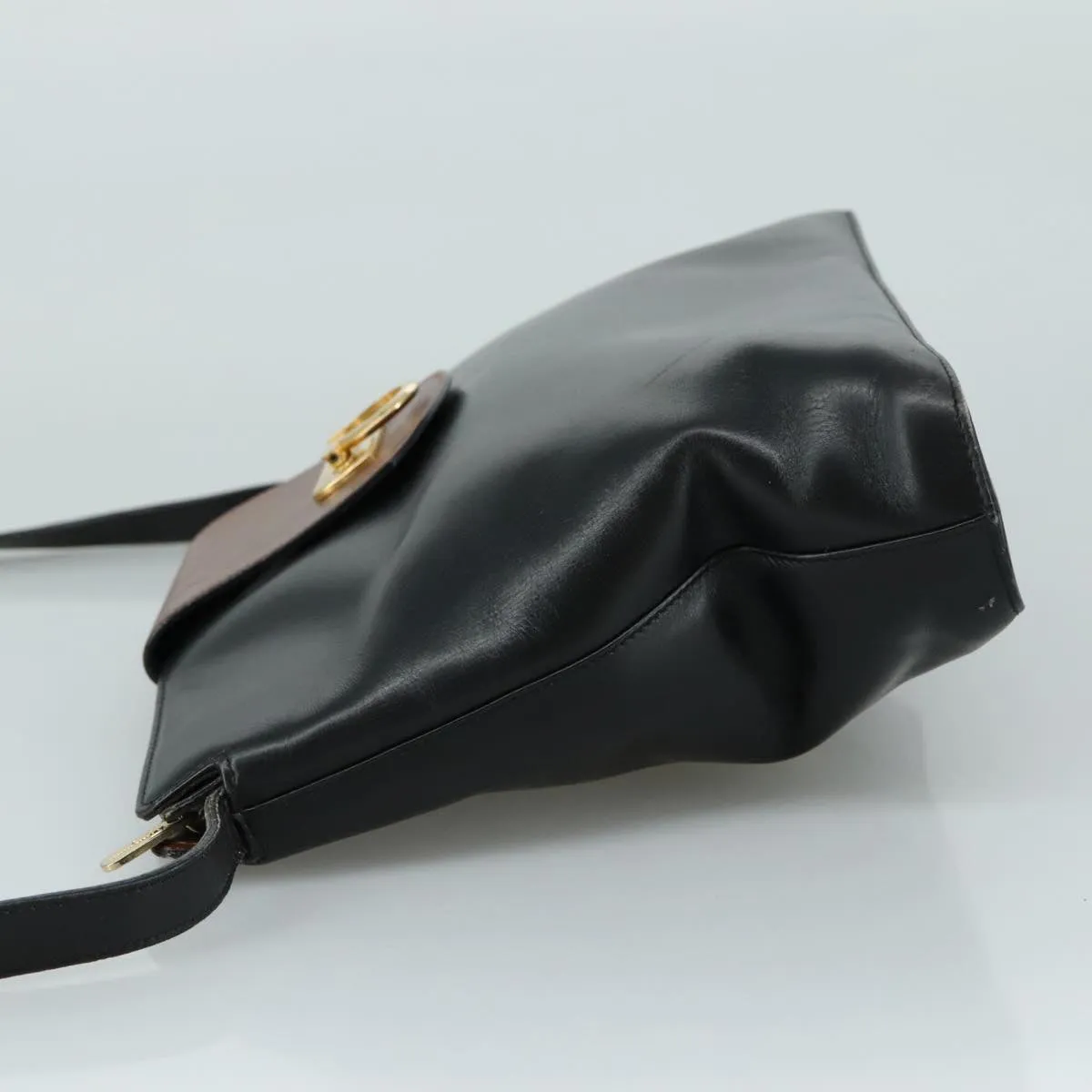 Salvatore Ferragamo Gancini  Leather Shoulder Bag (Pre-Owned)