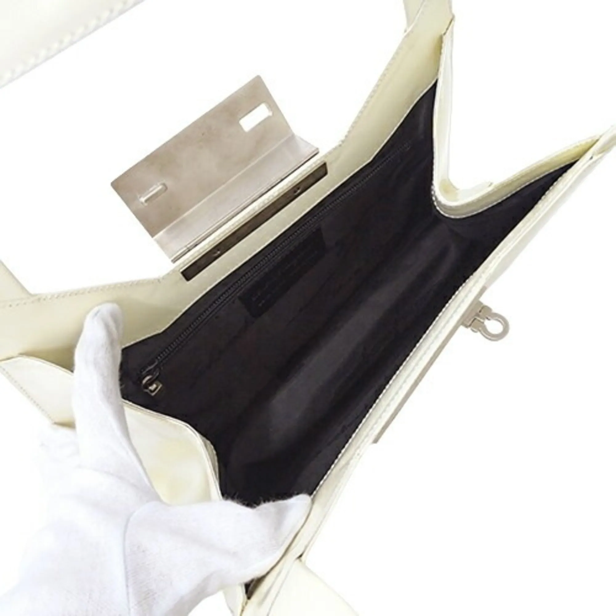 Salvatore Ferragamo ivory  Leather Shoulder Bag (Pre-Owned)