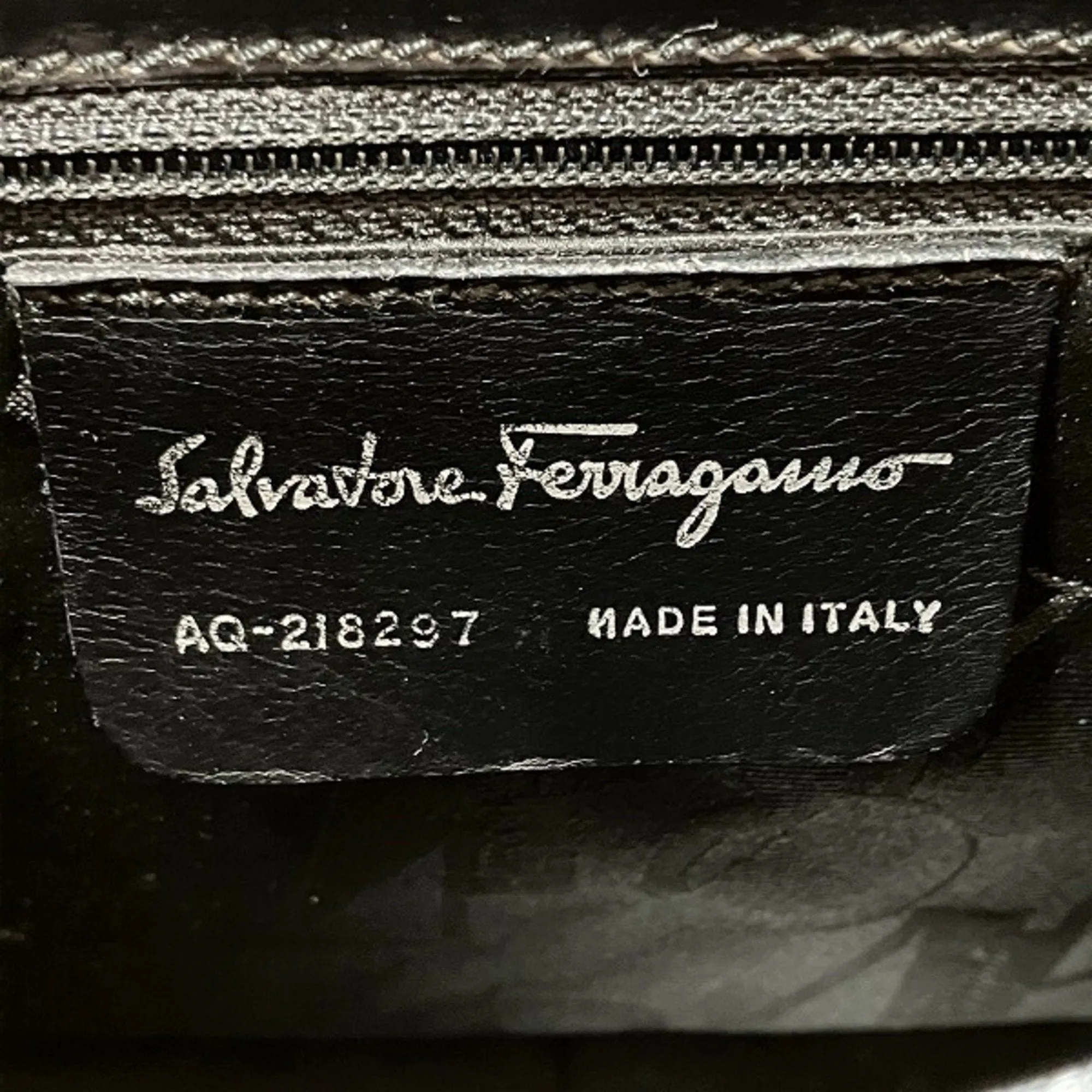 Salvatore Ferragamo Leather Handbag Shoulder Bag (Pre-Owned)