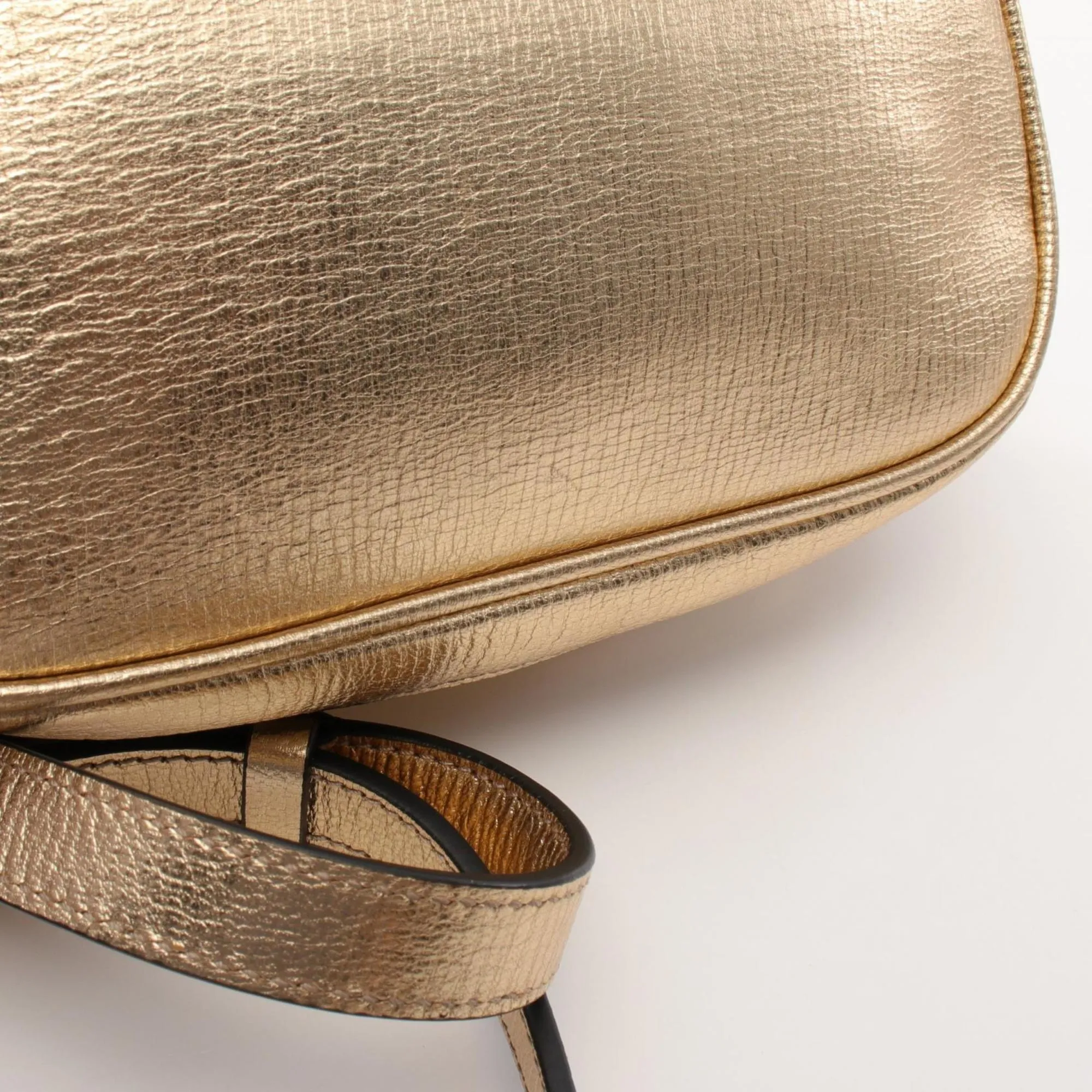 Salvatore Ferragamo  Leather Shoulder Bag (Pre-Owned)