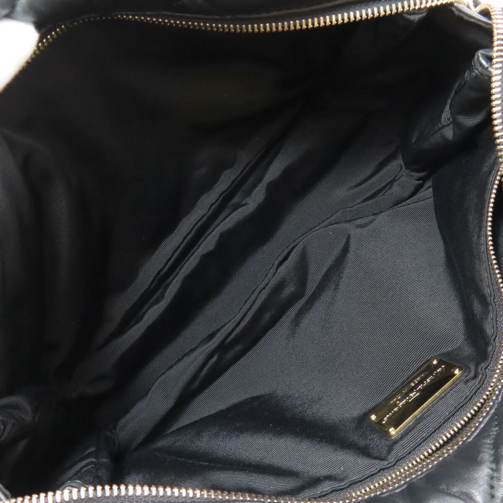 Salvatore Ferragamo Leather Shoulder Bag (Pre-Owned)