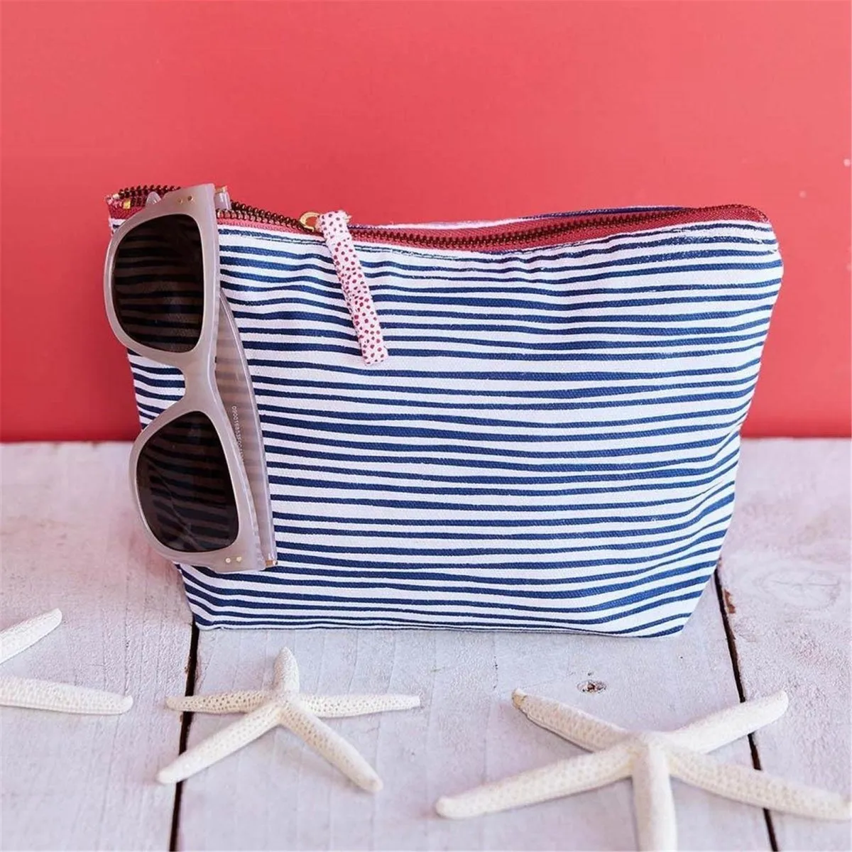 Suri Navy Pouch Medium