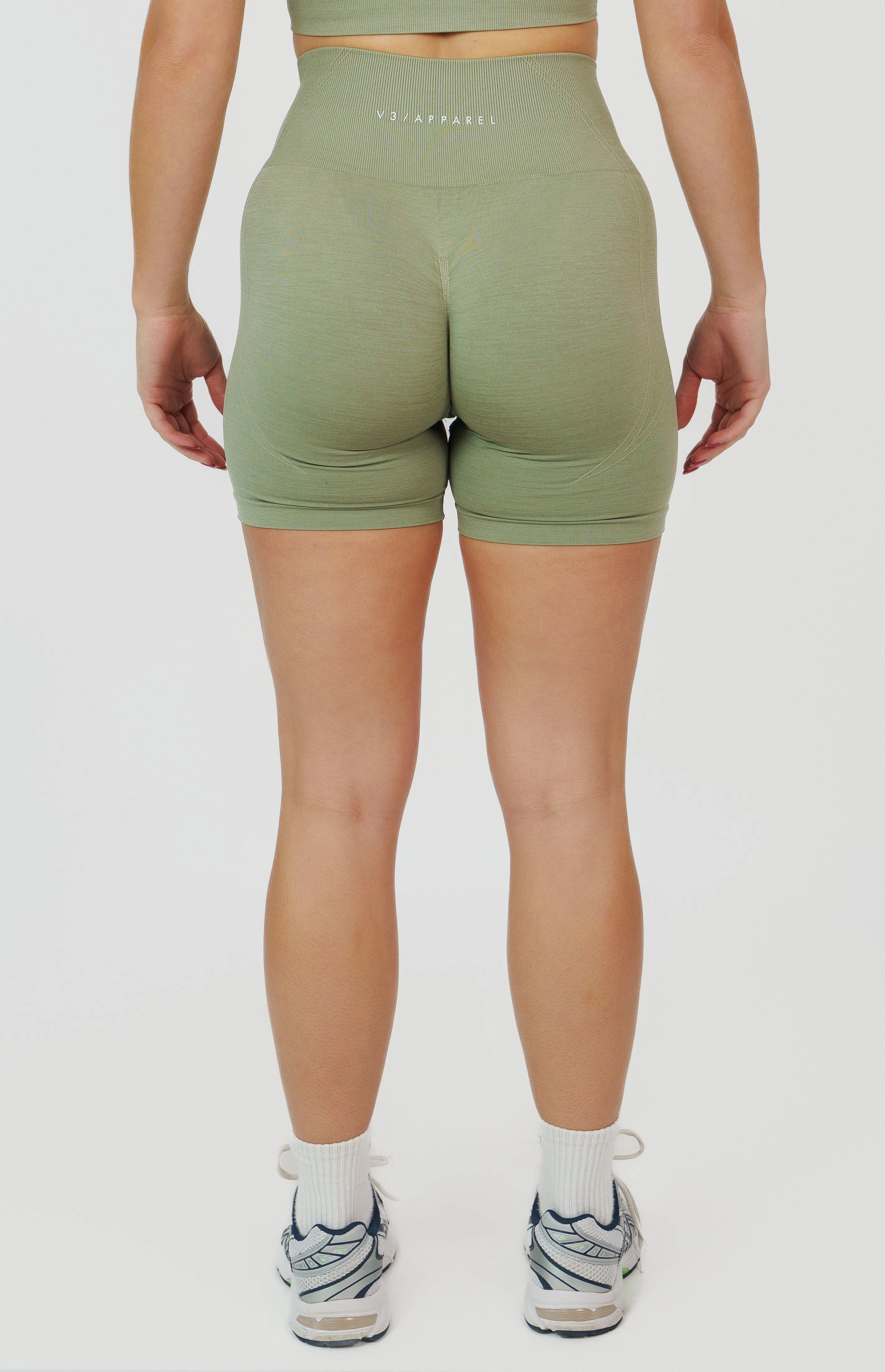 Tempo Seamless Scrunch Shorts - Forest Green