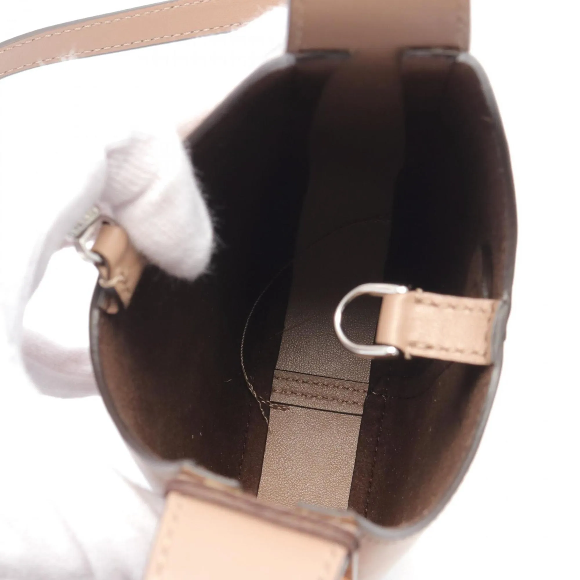 Tod's  Leather Shoulder Bag (Pre-Owned)