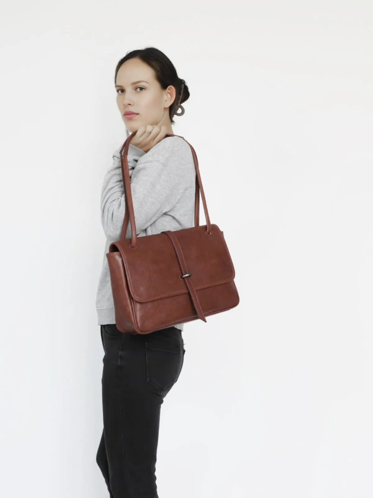 Womens Coffee Leather Shoulder Purse Vintage Flip Commuting Bag for Ladies